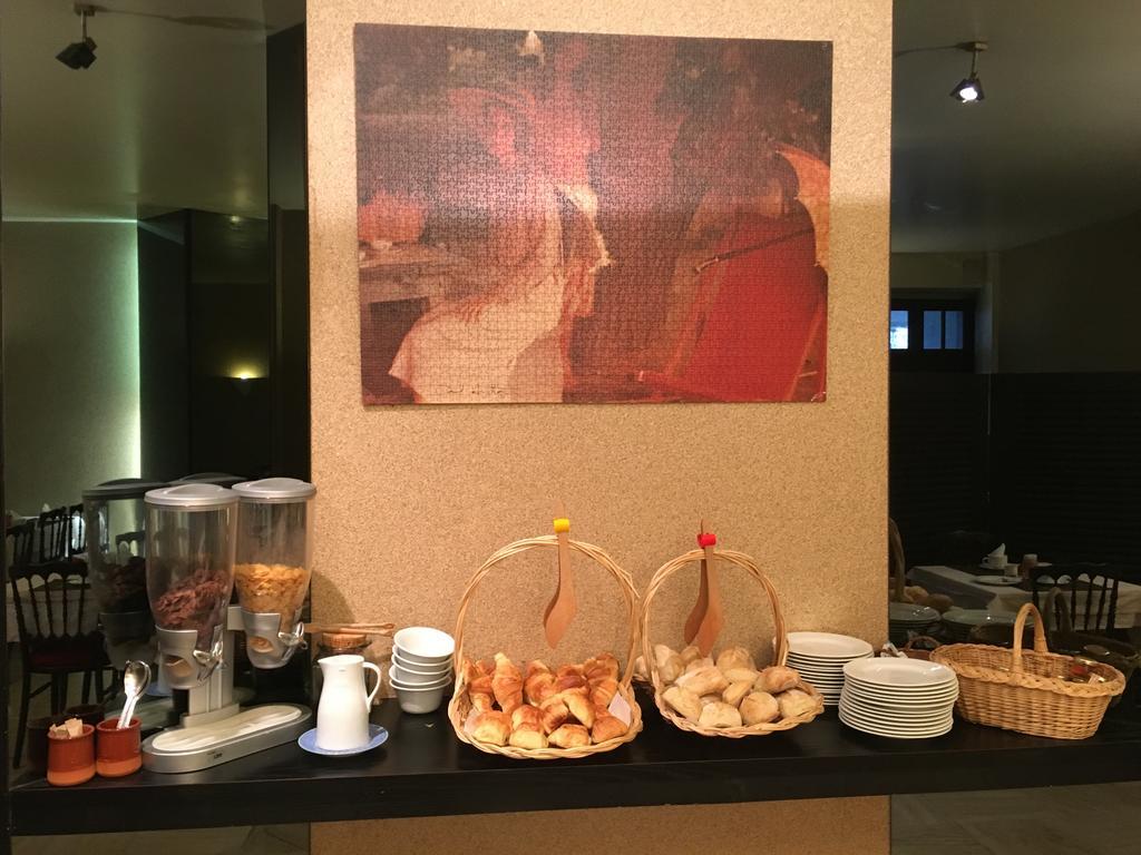 Hotel Des 3 Marchands نانت المظهر الخارجي الصورة